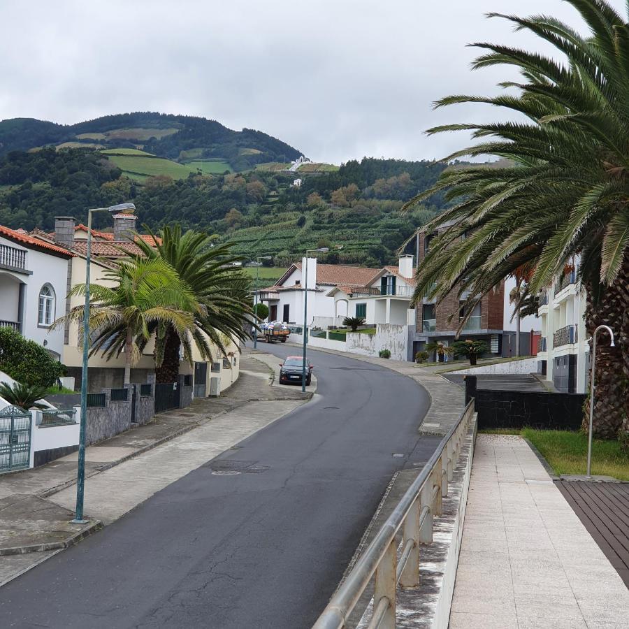 Black'Nyellow Place Vila Franca do Campo Buitenkant foto